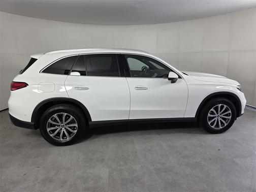 2025 Mercedes-Benz GLC 300 