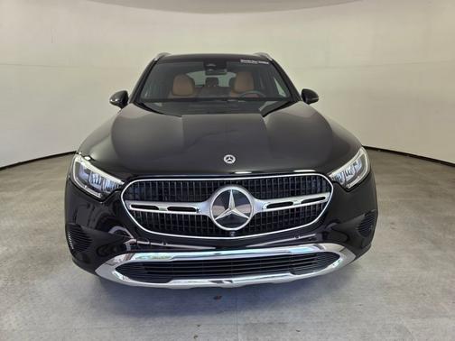 Black 2025 Mercedes-Benz GLC 300