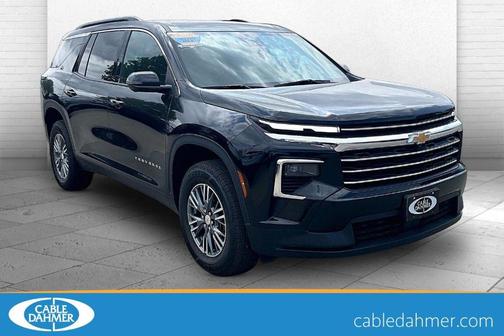 Mosaic Black Metallic 2024 Chevrolet Traverse LT