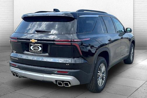 Mosaic Black Metallic 2024 Chevrolet Traverse LT