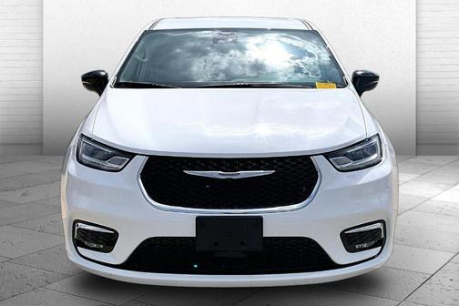 Bright White Clearcoat 2024 Chrysler Pacifica Touring-L
