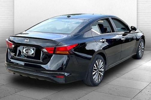 Black 2025 Nissan Altima SV