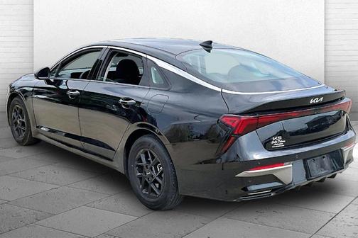 Aurora Black Pearl 2025 Kia K5 LXS
