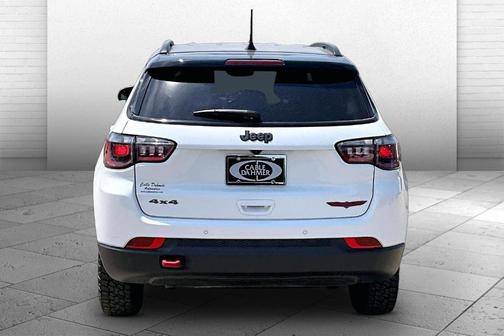 Bright White Clearcoat 2025 Jeep Compass Trailhawk