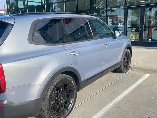 Everlasting Silver 2022 Kia Telluride SX
