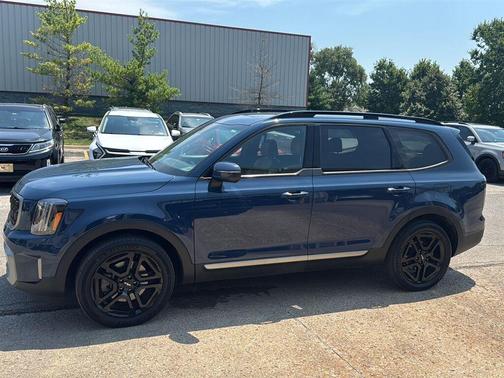 Midnight Black 2023 Kia Telluride EX X-Line