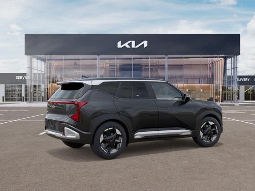 Gray 2027 Kia Seltos S