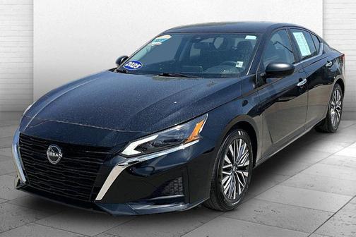 Black 2025 Nissan Altima SV
