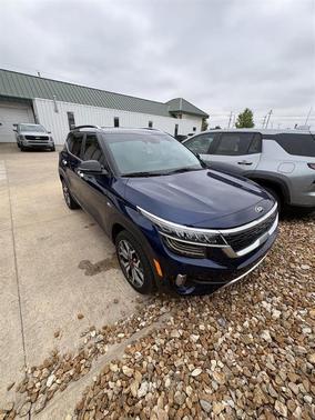 Dark 2021 Kia Seltos SX