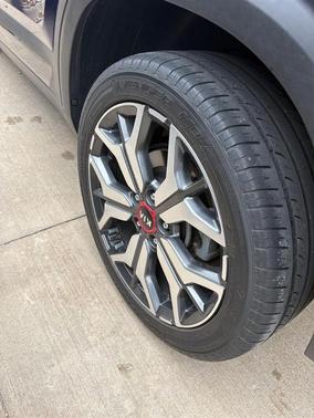 Dark 2021 Kia Seltos SX