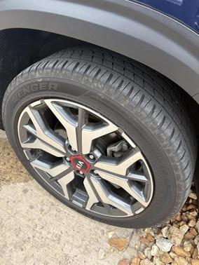 Dark 2021 Kia Seltos SX