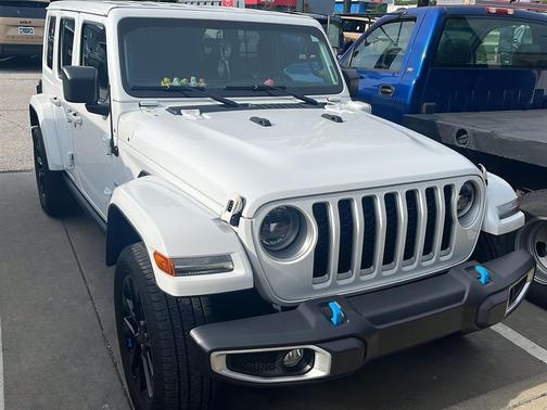 Bright White Clearcoat 2023 Jeep Wrangler 4xe Sahara