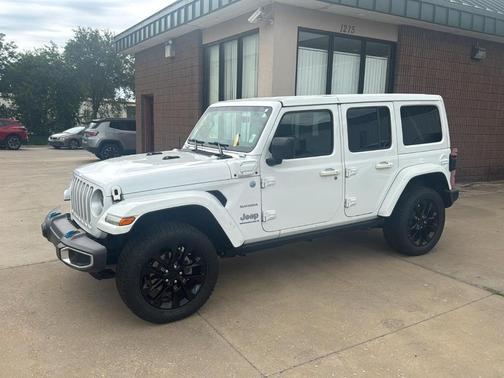 Bright White Clearcoat 2023 Jeep Wrangler 4xe Sahara