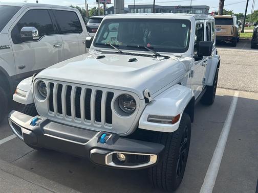 Bright White Clearcoat 2023 Jeep Wrangler 4xe Sahara