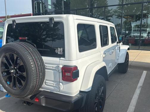 Bright White Clearcoat 2023 Jeep Wrangler 4xe Sahara