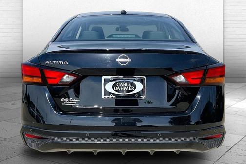 Super Black 2025 Nissan Altima SV
