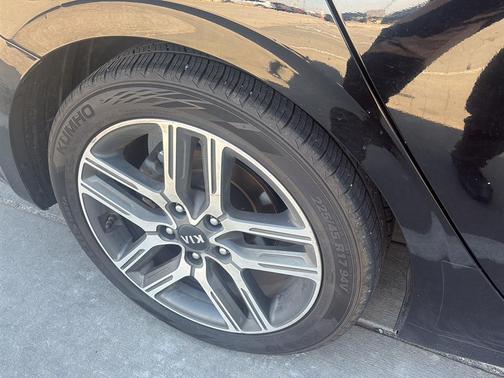 Aurora Black Pearl 2019 Kia Forte EX