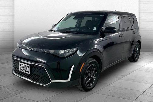 Fusion Orange 2024 Kia Soul LX
