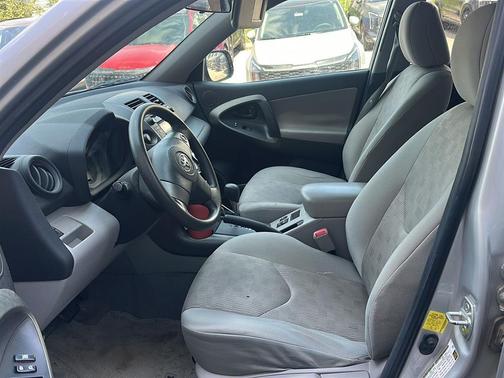 Classic Silver Metallic 2011 Toyota RAV4