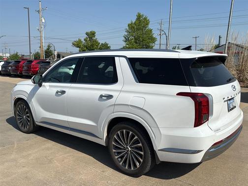 Hyper White 2023 Hyundai PALISADE Calligraphy