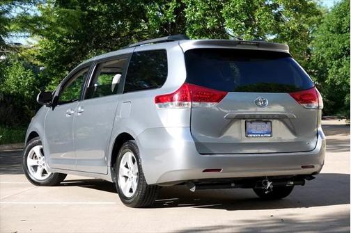 2011 Toyota Sienna LE