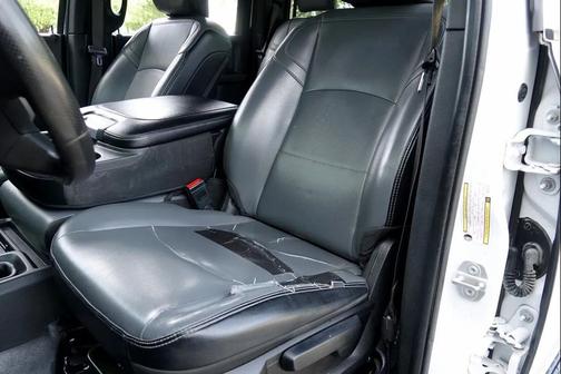 White 2022 RAM 2500 Tradesman Crew Cab 4x4 8' Box