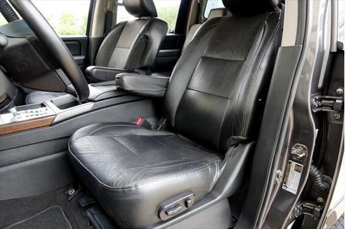 2010 Nissan Titan LE