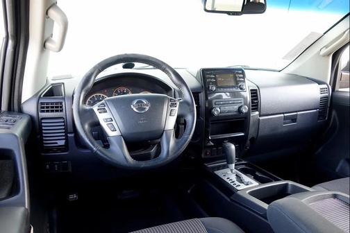 2013 Nissan Titan SV