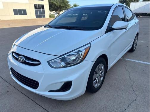 White 2017 Hyundai Accent SE