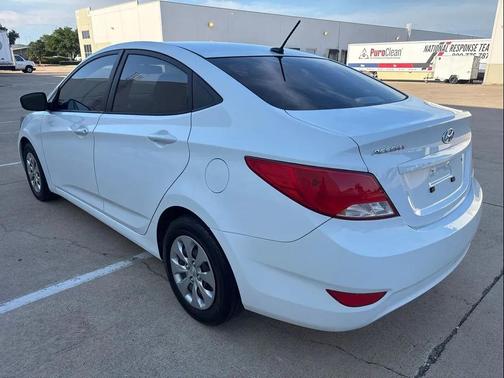 White 2017 Hyundai Accent SE