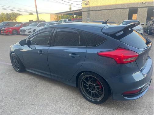 2018 Ford Focus ST