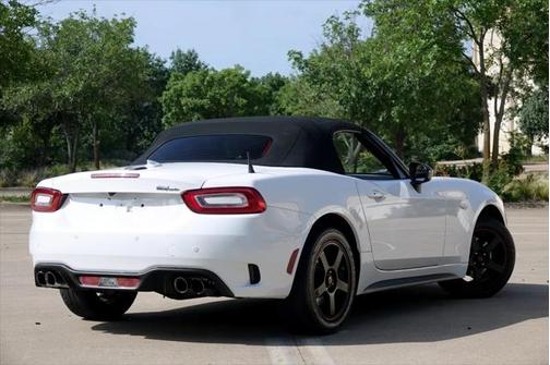 2017 FIAT 124 Spider Base