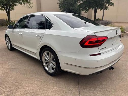 2018 Volkswagen Passat 2.0T SEL Premium