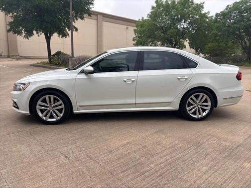 2018 Volkswagen Passat 2.0T SEL Premium