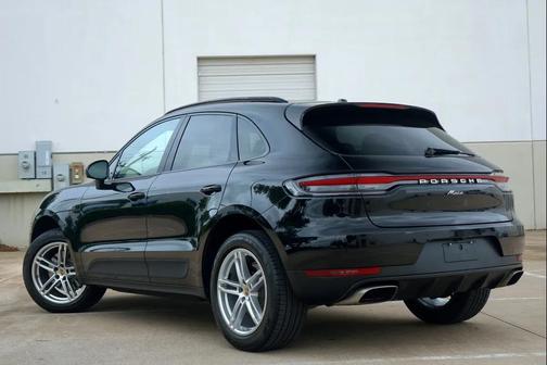 Black 2019 Porsche Macan Macan