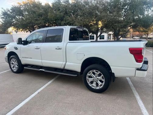 2017 Nissan Titan XD SV