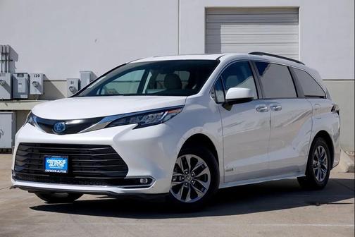 2021 Toyota Sienna XLE 7 Passenger