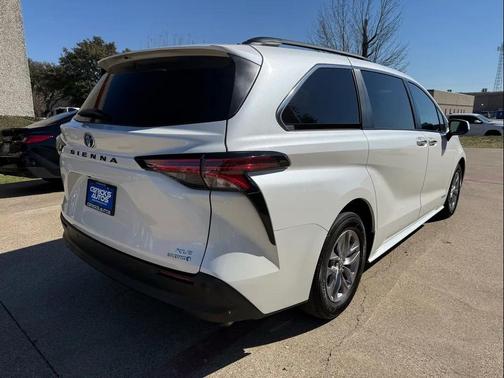 2021 Toyota Sienna XLE 7 Passenger