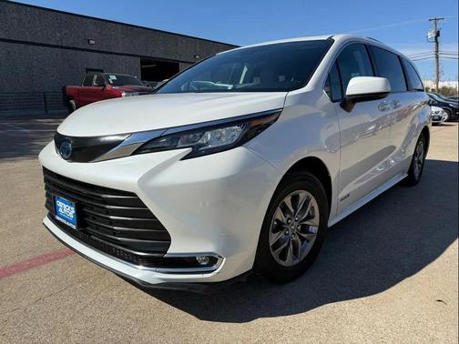 2021 Toyota Sienna XLE 7 Passenger