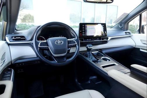 2021 Toyota Sienna XLE 7 Passenger