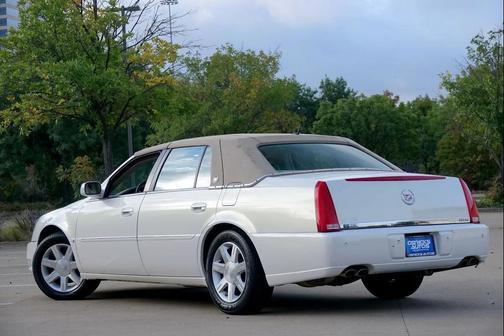 2006 Cadillac DTS Base
