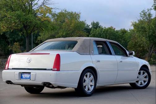 2006 Cadillac DTS Base