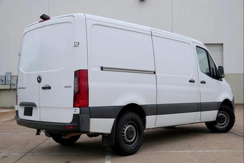 White 2022 Mercedes-Benz Sprinter 1500 Standard Roof I4