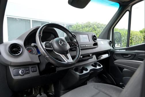 White 2022 Mercedes-Benz Sprinter 1500 Standard Roof I4