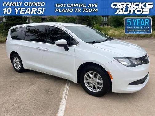 2020 Chrysler Voyager LX