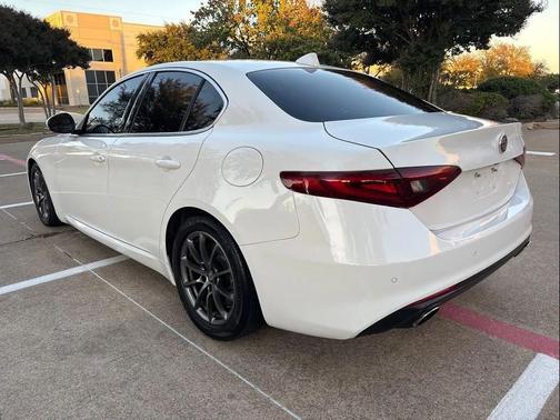 2020 Alfa Romeo Giulia Base