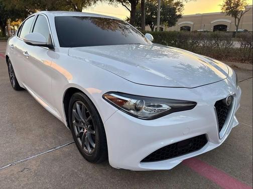 2020 Alfa Romeo Giulia Base
