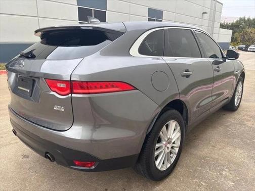 2017 Jaguar F-PACE 35t Prestige