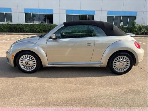Beige 2014 Volkswagen Beetle 1.8T