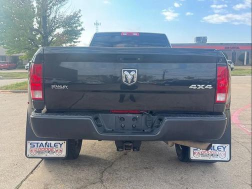 2017 RAM 3500 Tradesman Regular Cab 4x4 8' Box